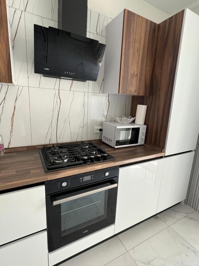 Квартира Люкс На Поділлі Apartamento Vinnytsia Exterior foto